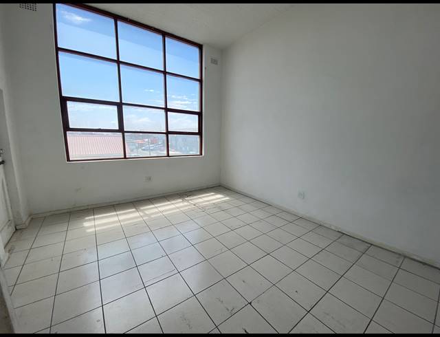482M² BUSINESS CENTRE TO LET IN PAARDEN EILAND